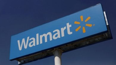 Walmart alza lo stipendio agli autisti dei suoi camion: guadagneranno fino a 110 mila dollari l'anno