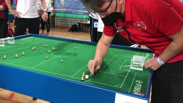 Campionato italiano di Subbuteo: quando la nostalgia corre sulla punta delle dita  