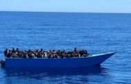 Lampedusa, sbarchi senza sosta: oltre 800 migranti sull'isola in 48 ore. Martello: 