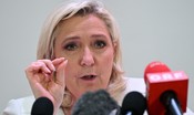 Le Pen respinge le accuse: 