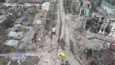 La devastazione della città rasa al suolo dai russi filmata dal drone