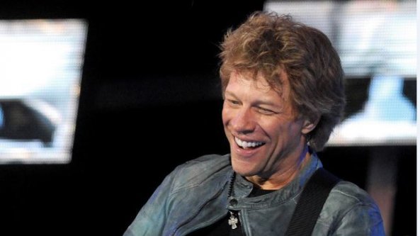 Jon Bon Jovi per l'Ucraina: mezzo milione di dollari per i rifugiati. A Odessa la resistenza sulle note di 'It's my life'