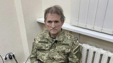 Medvedchuk, l'uomo che sussurra a Putin: da poliziotto violento a oligarca filorusso