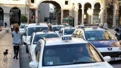 Genova, i tassisti possono lavorare in bermuda. Purchè siano a tinta unita