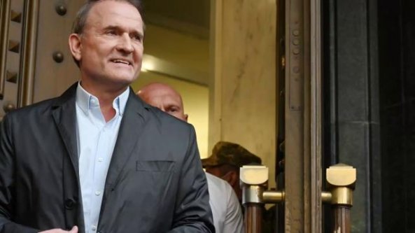 Yacht, bibbia di Gutenberg e petrolio. Chi è Medvedchuk, l'oligarca russo arrestato da Zelensky   di Stefano Baldolini