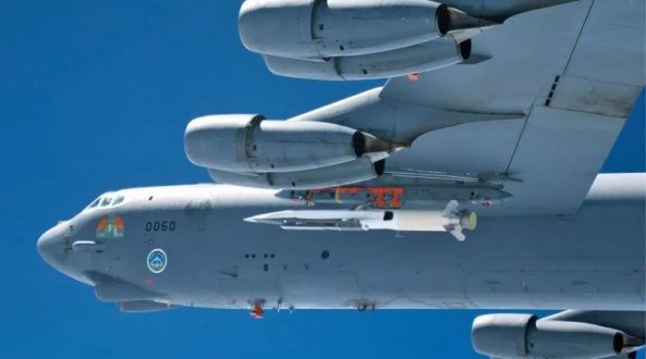 La mossa di Usa, Uk e Australia per difendersi dalla Cina: sviluppo di armi ipersoniche