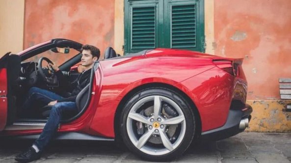 Una, mille Ferrari: l'amore di Charles Leclerc per la Rossa