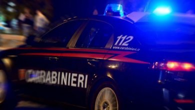 Duplice omicidio in Calabria, un uomo e una donna trovati morti in auto: lui nel bagagliaio, lei alla guida