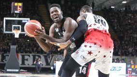 Basket, serie A: la Virtus Bologna travolge Milano e allunga a +4. Trieste e Treviso, pesanti vittorie salvezza