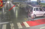Rapinano una 80enne nel parcheggio del centro commerciale: la donna resta 6 ore in auto paralizzata dalla 