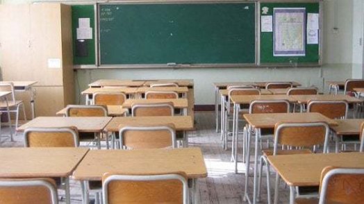 Gli insegnanti bocciano la scuola di Valditara: “Giusto adeguarsi all’Europa, non al costo della vita”