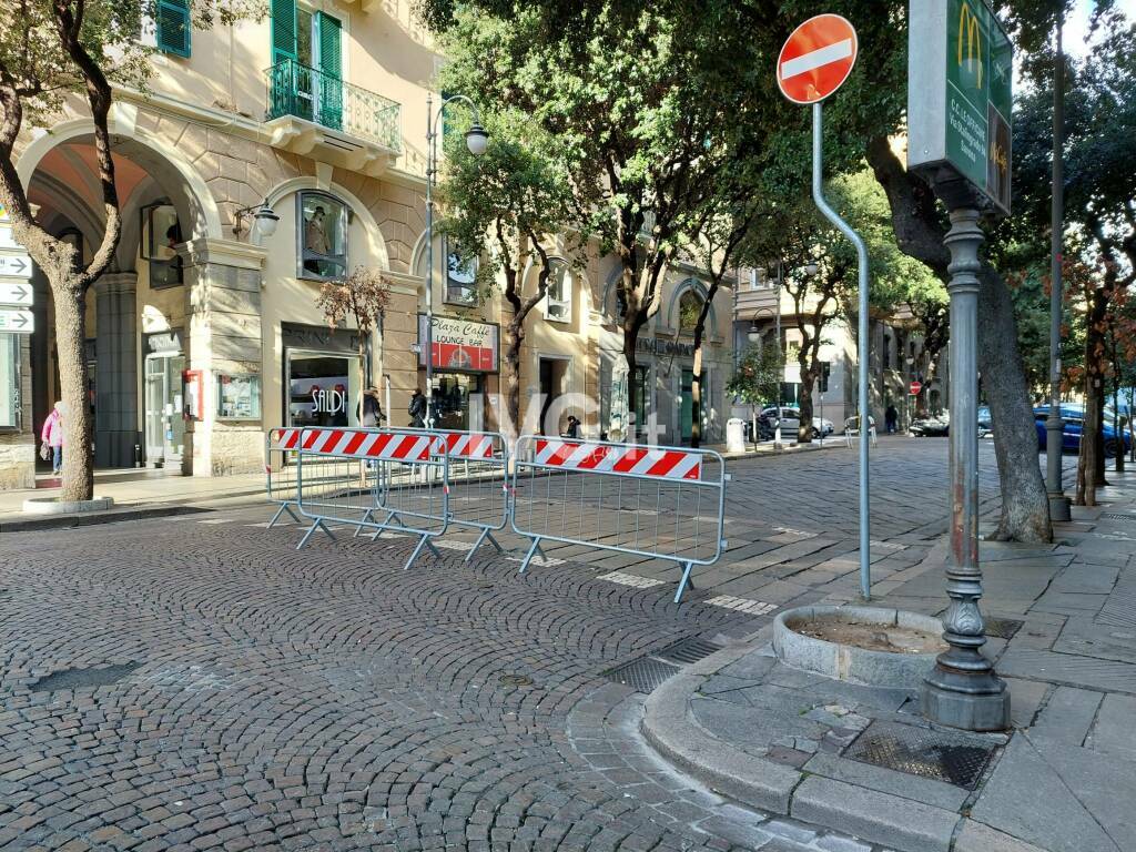 Pedonalizzazioni Savona, raccolte 100 firme contro la chiusura di corso Italia: “Incolonnati nel traffico anche per ore”