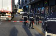 Incidenti stradali, donna in bici travolta e uccisa da un camion all'angolo tra viale Brianza e piazzale Loreto