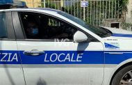 Albenga, controlli della polizia locale nelle attività commerciali: due sanzioni