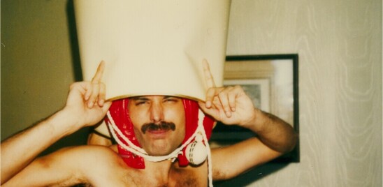 L'asta di memorabilia di Freddie Mercury ha fruttato 40 milioni di sterline