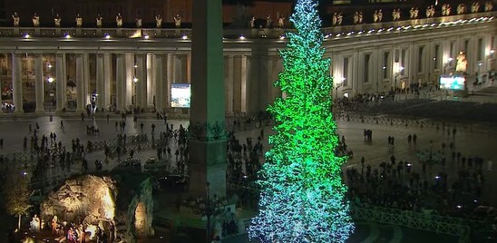Accesi l'albero e il presepe a piazza San Pietro [VIDEO]