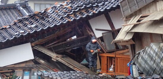 Salgono a 323 i dispersi in Giappone dopo il terremoto 